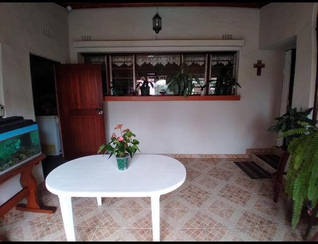 4 BEDROOM HOUSE FOR SALE IN OSLO BEACH